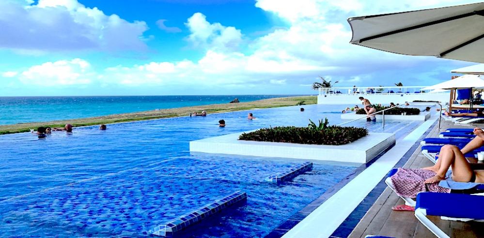Piscina Vista Azul